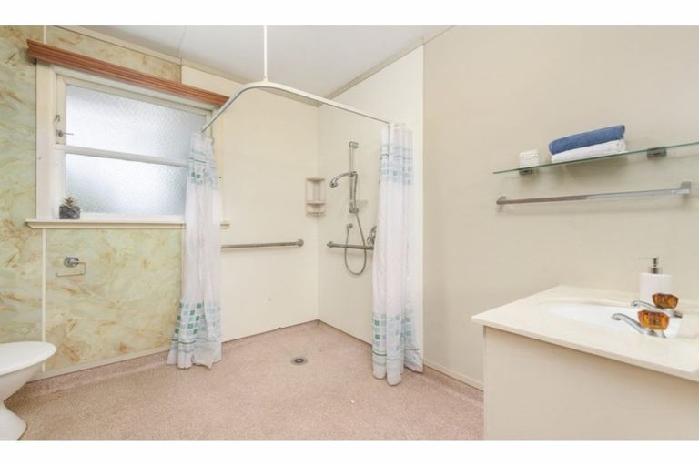 Photo of property in 2/566 Maunganui Road, Mount Maunganui, 3116