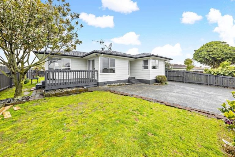 Photo of property in 438 Roscommon Road, Clendon Park, Auckland, 2103