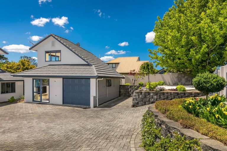 Photo of property in 14a Pounamu Avenue, Greenhithe, Auckland, 0632