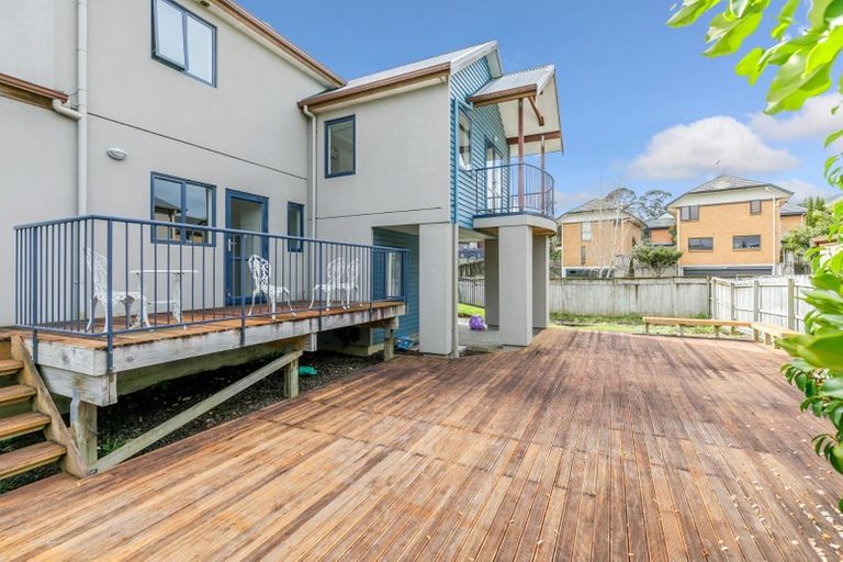 Photo of property in 13 Sonoma Crescent, Oteha, Auckland, 0632