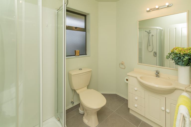 Photo of property in 3 Thicket Close, Redwood, Christchurch, 8051