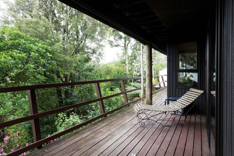 Photo of property in 12 Fairfax Terrace, Frankleigh Park, New Plymouth, 4310