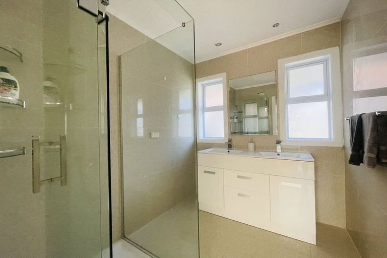 Photo of property in 2/31 Wolsley Avenue, Milford, Auckland, 0620