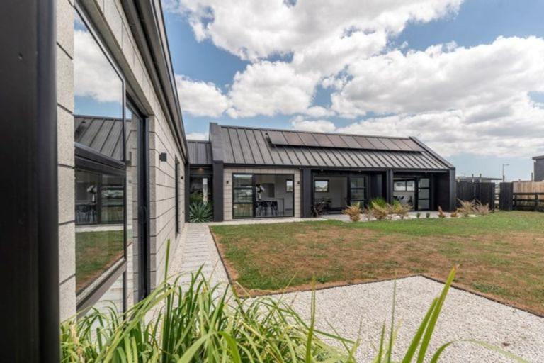 Photo of property in 16 Kaniera Terrace, Cambridge, 3434