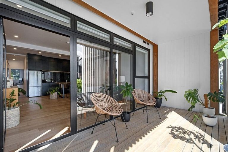 Photo of property in 1/165 Hobsonville Point Road, Hobsonville, Auckland, 0616
