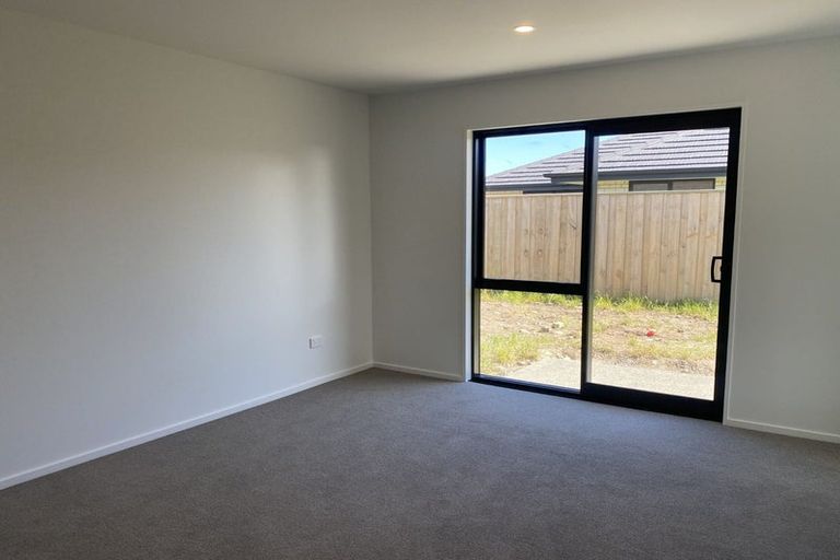 Photo of property in 143 Shillingford Boulevard, Rolleston, 7615