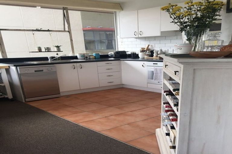 Photo of property in Terrace Tower Apartments, 11f/126 The Terrace, Wellington Central, Wellington, 6011