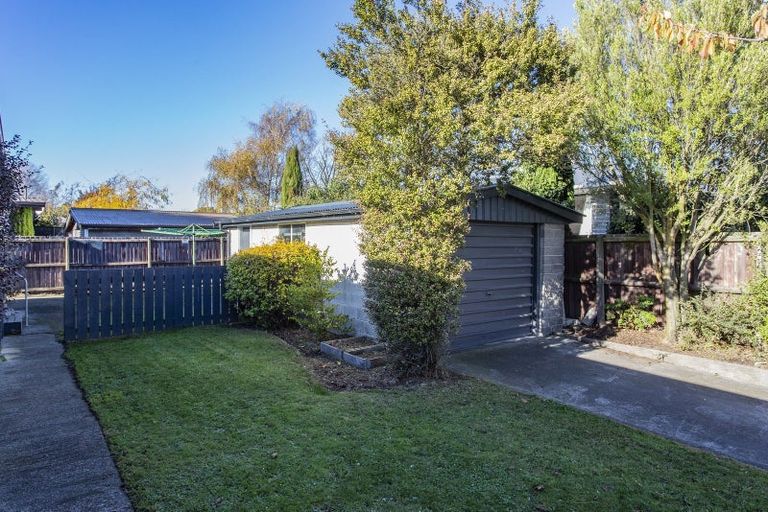 Photo of property in 2 Gloaming Place, Sockburn, Christchurch, 8042