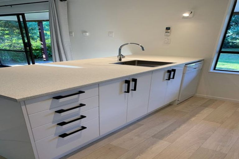 Photo of property in 16 Victor Grove, Waikanae Beach, Waikanae, 5036