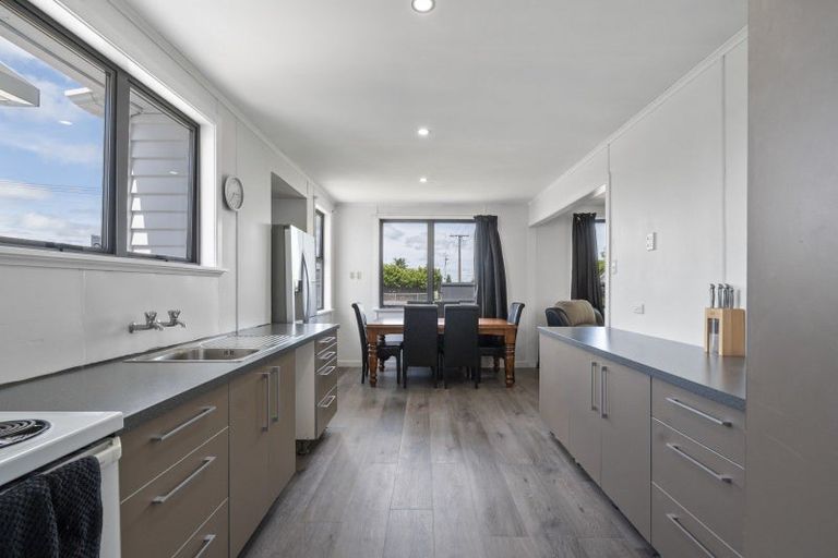 Photo of property in 36 Ross Street, Marton, 4710