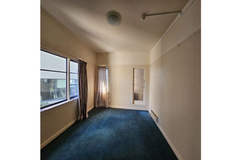 Photo of property in Westhaven Apartments, 8/127 Molesworth Street, Thorndon, Wellington, 6011