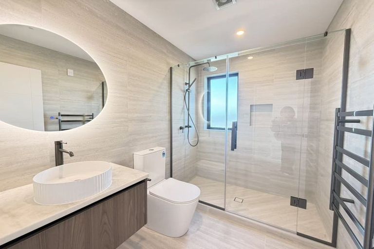 Photo of property in 12a Gordon Avenue, Milford, Auckland, 0620