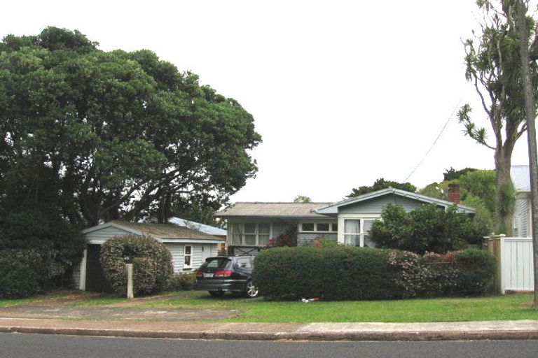 Photo of property in 48 Hillcrest Avenue, Hillcrest, Auckland, 0627