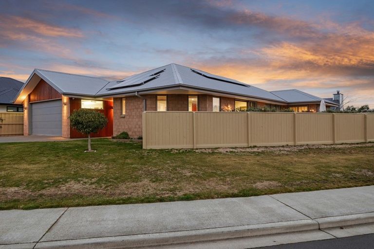 Photo of property in 11 Awa Place, Rangiora, 7400