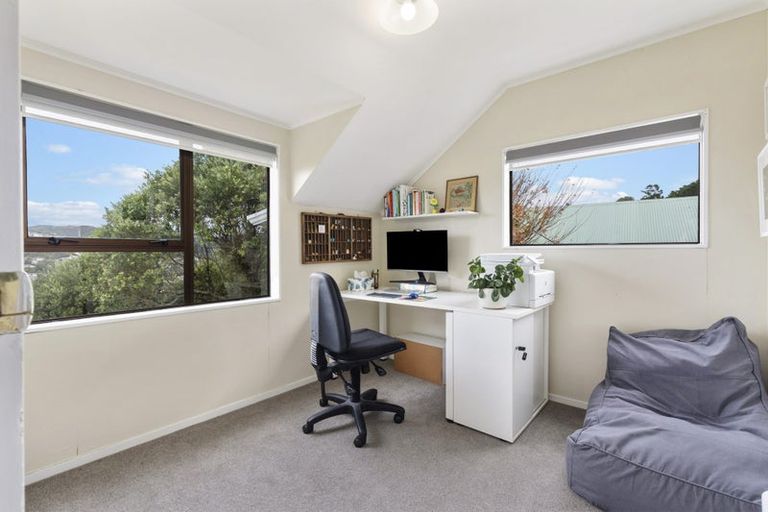 Photo of property in 85 Percy Dyett Drive, Karori, Wellington, 6012