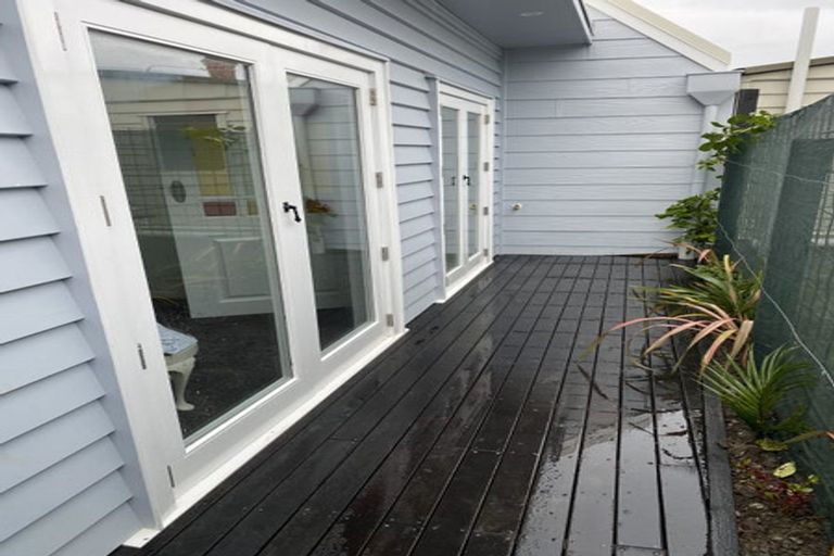 Photo of property in 80 Lake Road, Narrow Neck, Auckland, 0624