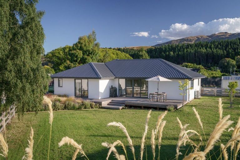 Photo of property in 153 Main Road, Luggate, Cromwell, 9383