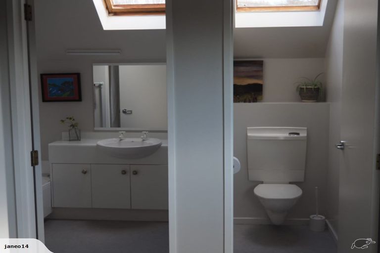 Photo of property in 8 Rhodesvale Terrace, Cashmere, Christchurch, 8022