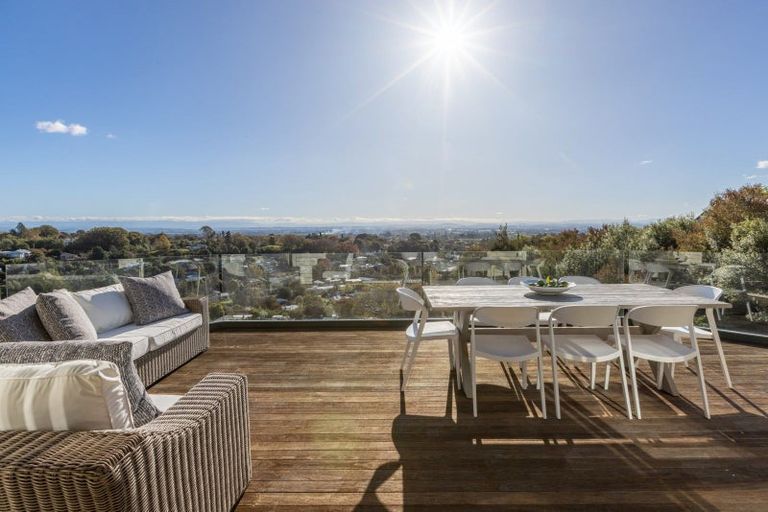 Photo of property in 81 Hikanui Drive, Havelock North, 4130