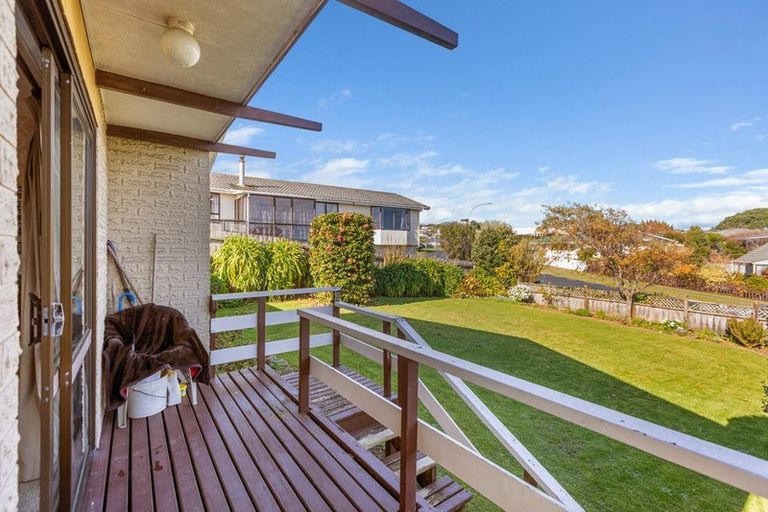 Photo of property in 14 Herekawe Drive, Spotswood, New Plymouth, 4310