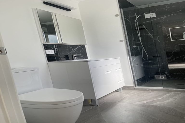 Photo of property in 48 Tiri Tiri Road, Birkdale, Auckland, 0626