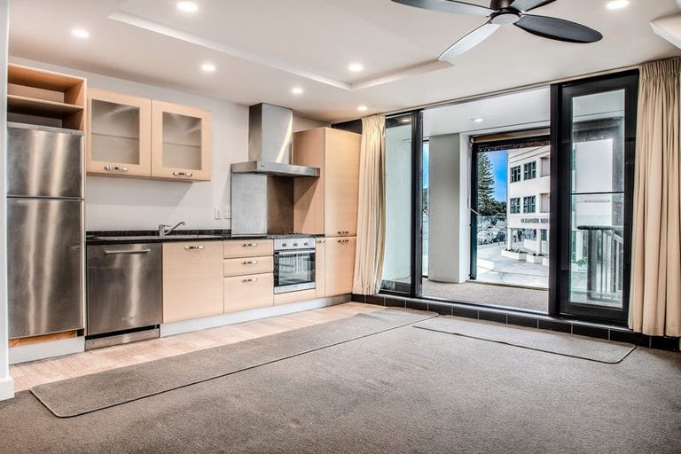 Photo of property in 203/4 Maunganui Road, Mount Maunganui, 3116