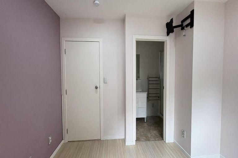 Photo of property in 1/3 Holt Avenue, Torbay, Auckland, 0630