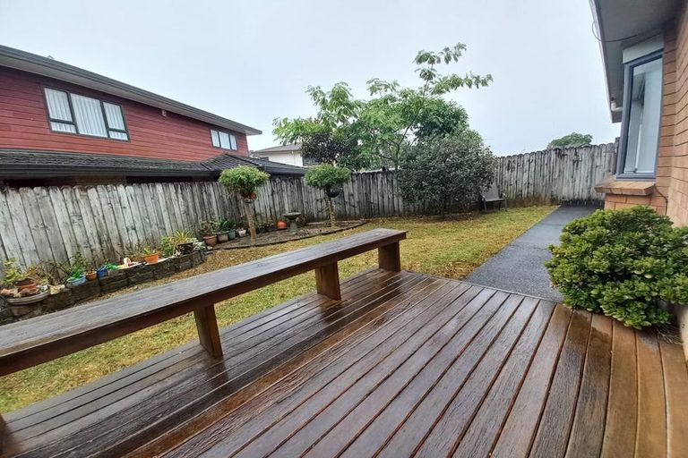 Photo of property in 1/12 Solana Court, Botany Downs, Auckland, 2010