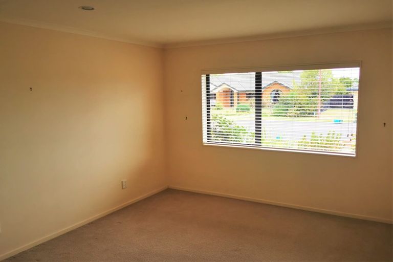 Photo of property in 16 Drumfearn Place, Rototuna, Hamilton, 3210