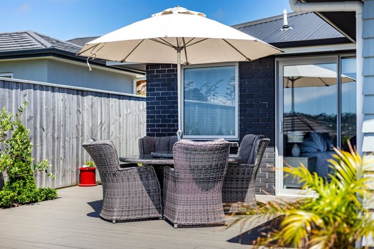 Photo of property in 5 Margaret Shields Avenue, Aotea, Porirua, 5024