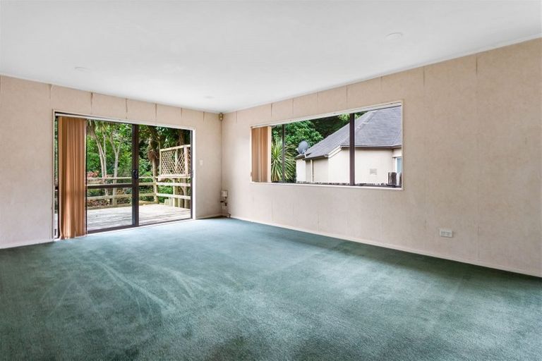 Photo of property in 43 Ewhurst Place, Goodwood Heights, Auckland, 2105