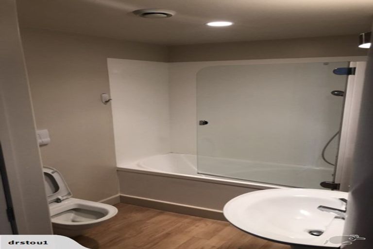 Photo of property in Shelley Bay Terraces, 3/61 Maupuia Road, Maupuia, Wellington, 6022