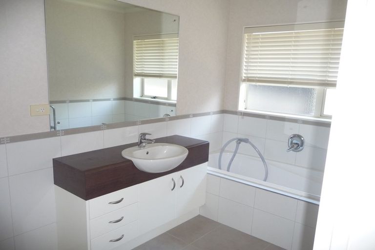 Photo of property in 6 Pennygale Close, Flat Bush, Auckland, 2016