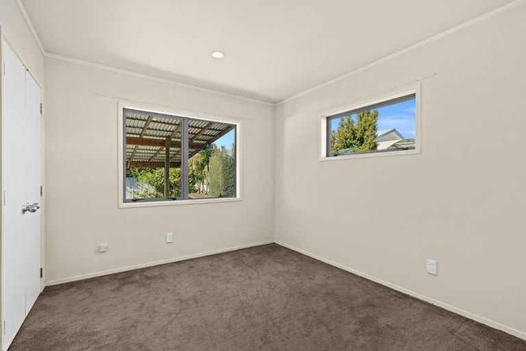 Photo of property in 3 Gazelle Avenue, Beach Haven, Auckland, 0626