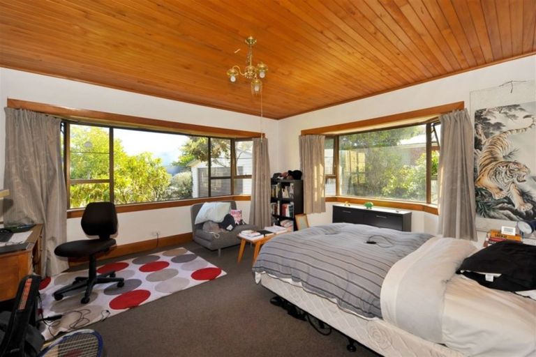 Photo of property in 102 Rattray Street, Riccarton, Christchurch, 8041