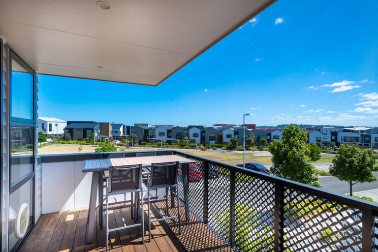 Photo of property in 1 Kaiwawao Lane, Hobsonville, Auckland, 0616