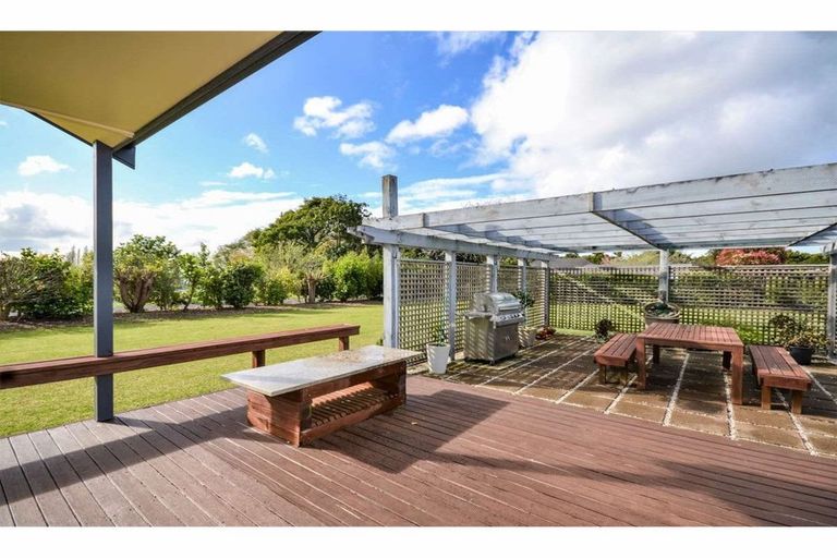 Photo of property in 12 Pa Road, Kerikeri, 0230