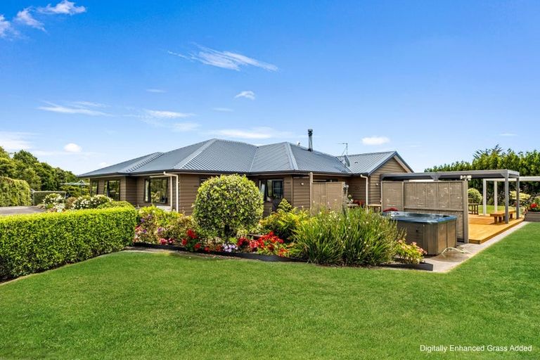 Photo of property in 98 Pitt Road, Hillsborough, New Plymouth, 4372