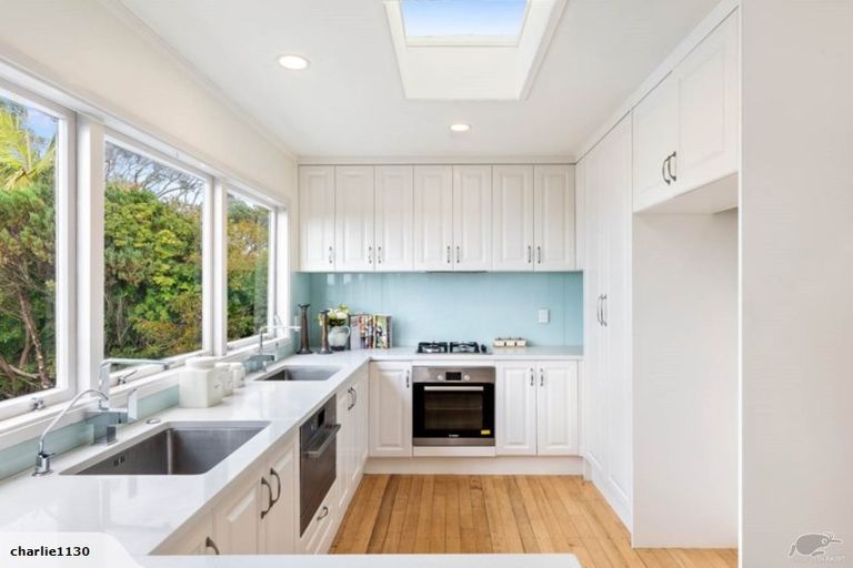 Photo of property in 120 Sunrise Avenue, Mairangi Bay, Auckland, 0630