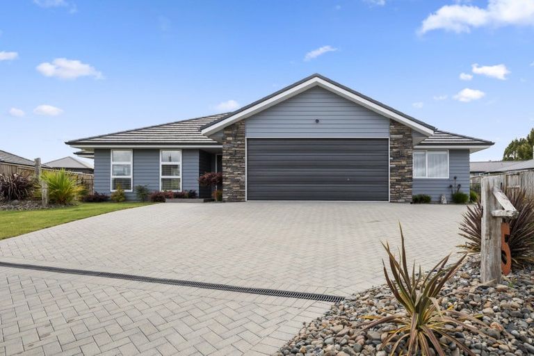 Photo of property in 5 Larches Lane, Kinloch, Taupo, 3377