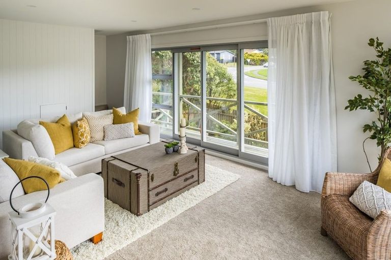 Photo of property in 1/8 Azimuth Place, Whitby, Porirua, 5024