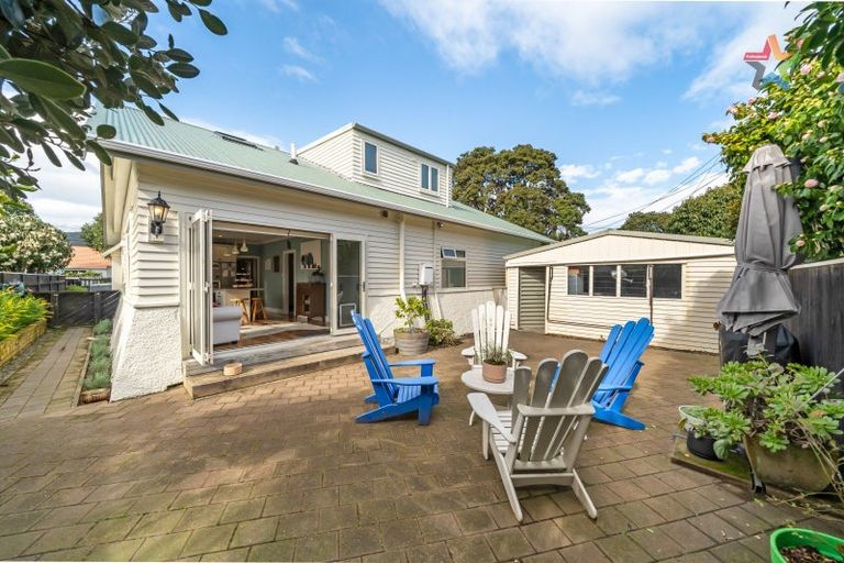 Photo of property in 18 Riddiford Street, Woburn, Lower Hutt, 5011