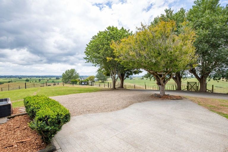 Photo of property in 112 Grove Road, Te Pahu, Hamilton, 3285