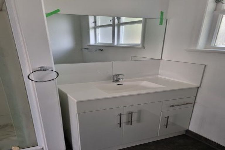 Photo of property in 9 Dampier Avenue, Awapuni, Palmerston North, 4412