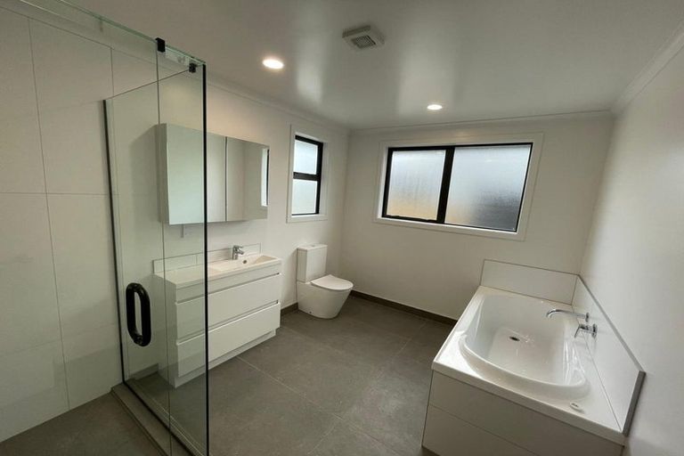 Photo of property in 18 Uatoto Road, Clarks Beach, 2122