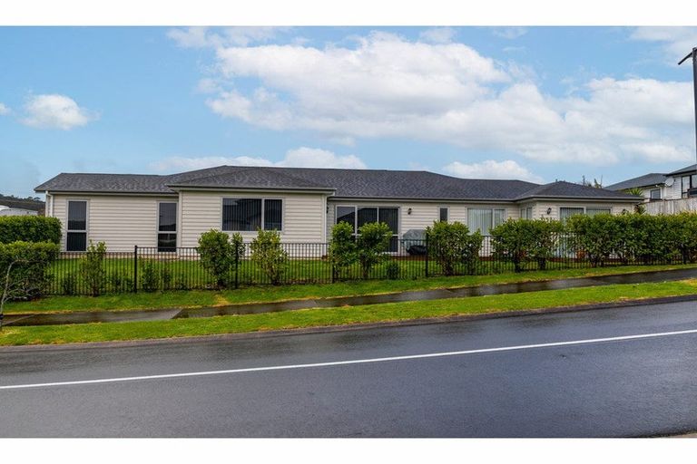Photo of property in 6 Josh Road, Huapai, Kumeu, 0810