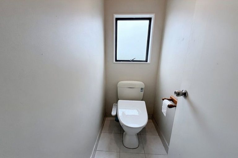 Photo of property in 19 Miriam Corban Heights, Henderson, Auckland, 0612