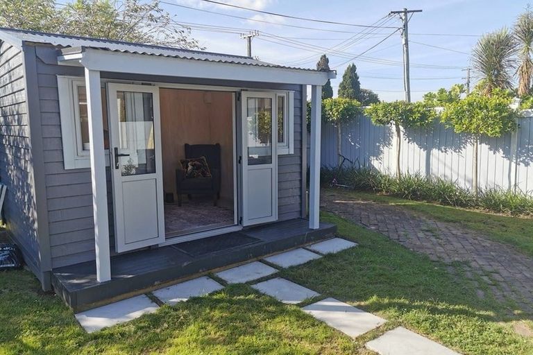 Photo of property in 85a Litten Road, Cockle Bay, Auckland, 2014