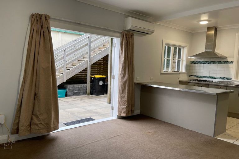Photo of property in 73 Majoribanks Street, Mount Victoria, Wellington, 6011