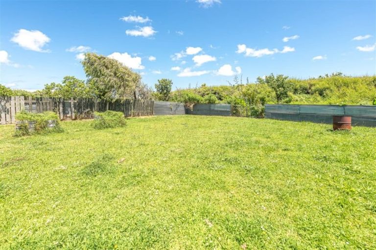 Photo of property in 35 Egmont Street, Castlecliff, Whanganui, 4501